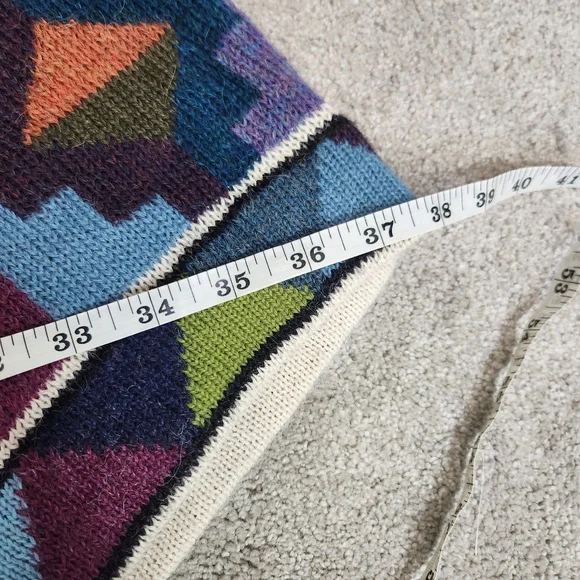 Geometric Patterned Multicolor Poncho Size Large - Picture 10 of 11